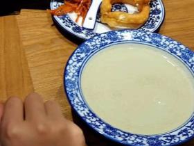老北京美食豆汁,味道确实不咋地