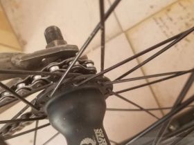 第一次用Cult2.4外胎(BMX专用）, 果然很硬，拆装花了半小时