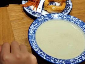 老北京美食豆汁，味道确实不咋地